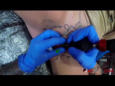 ❤️ Estremamente tatuato hottie Sully Savage ottenuto un tatuaggio sul suo clitoride ❌ Slutsal it.studiya-lpg-massazha-na-metro-vodnyj-stadion.ru ️❤